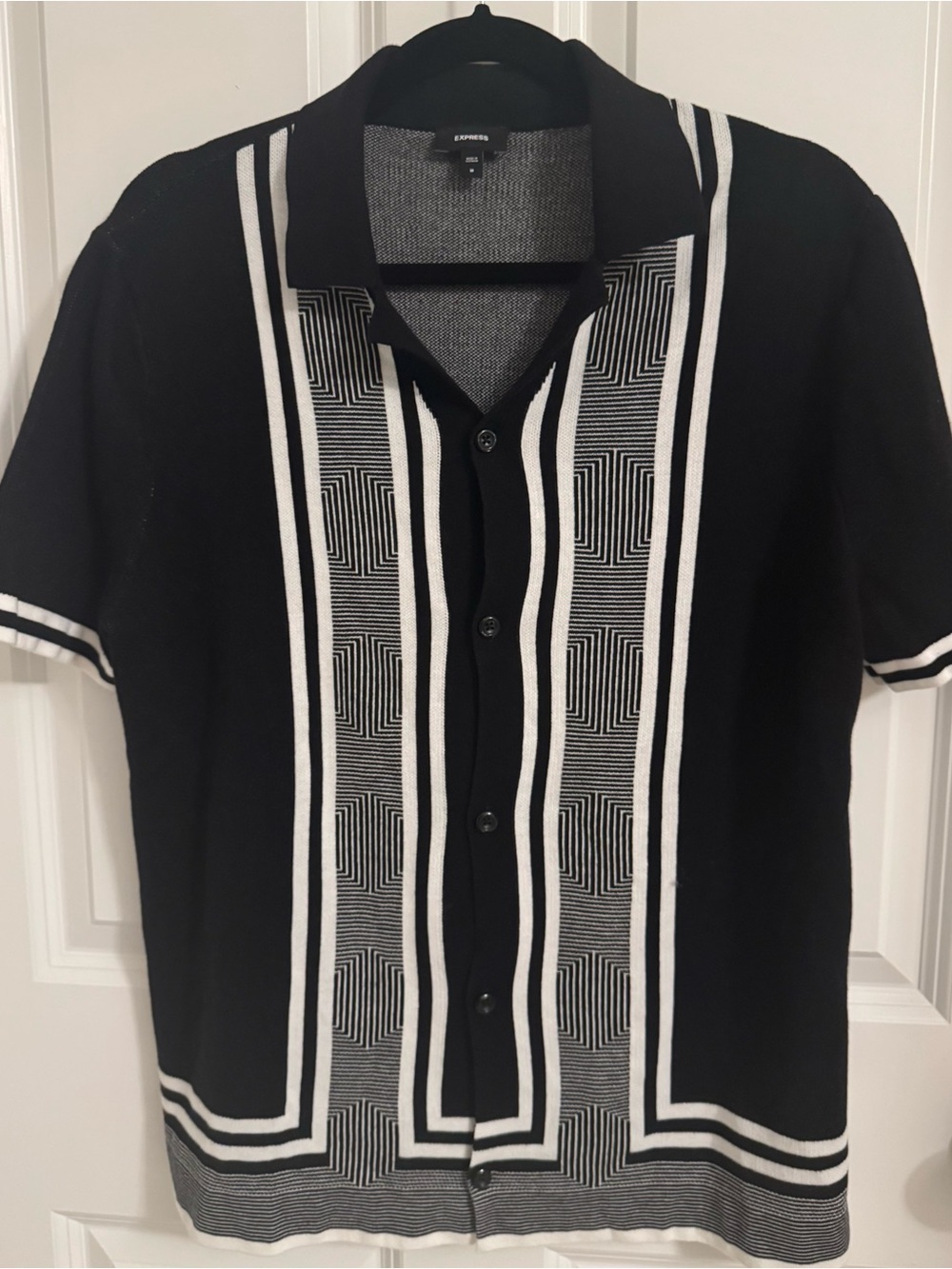 Express Men’s Black & White Geometric Knit Polo Sweater Shirt Retro Mod SS M